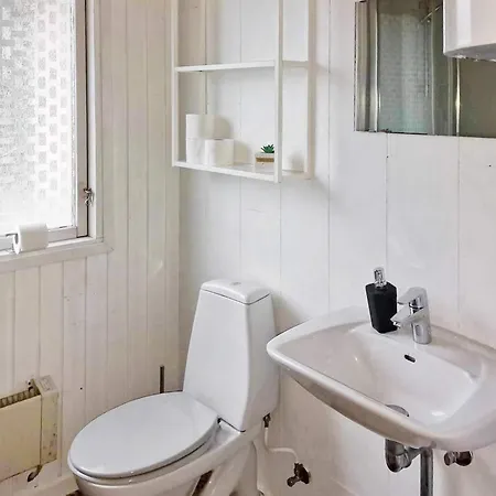 6 Person In